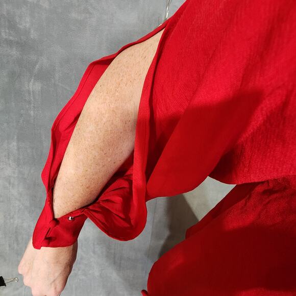 Maurice’s Red Blouse Chiffon Shirt Size Large Slit Sleeve Keyhole Back - Picture 7 of 10